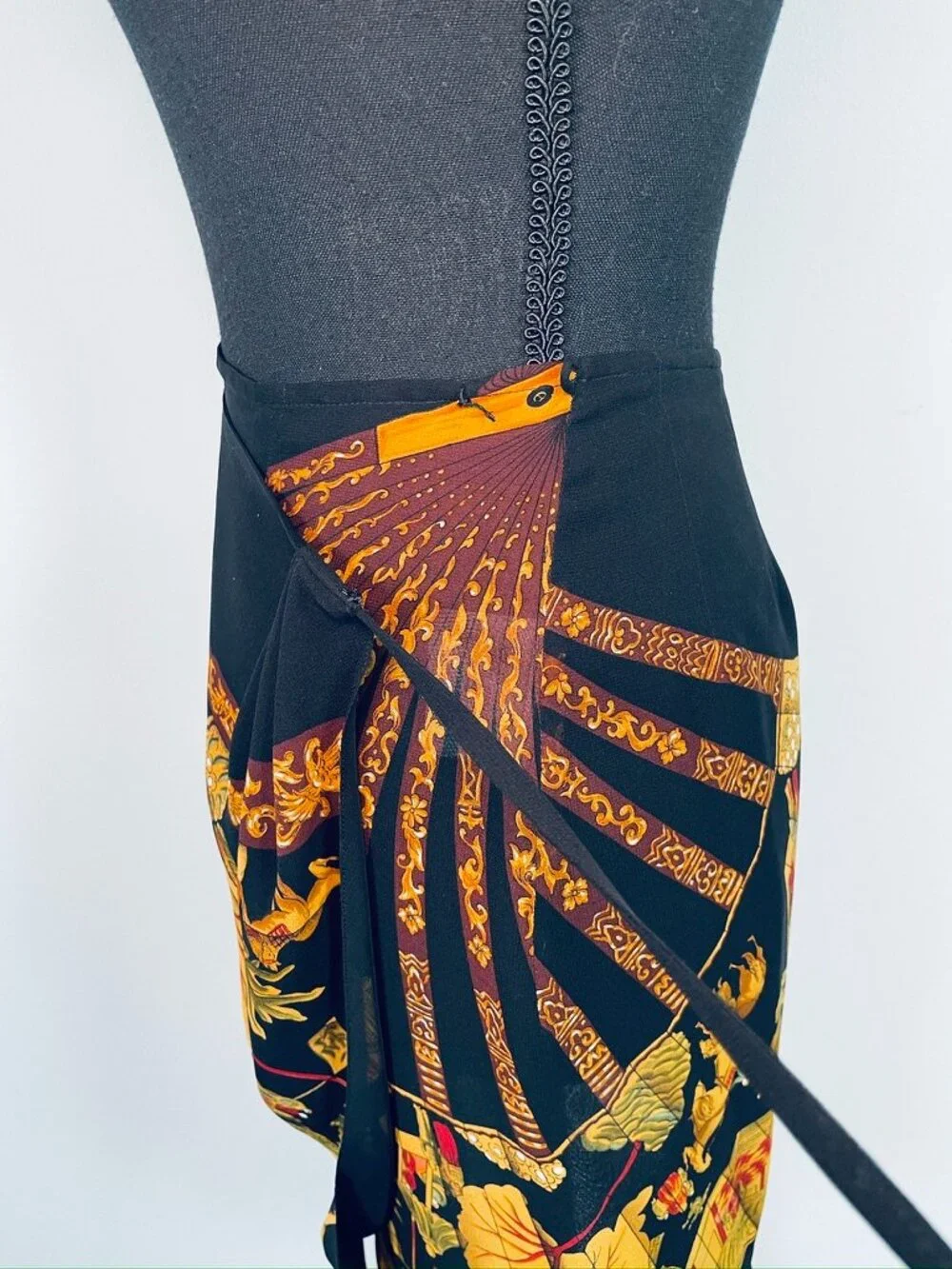 Emanuel Ungaro 100% silk wrap skirt, Made in Hong Kong